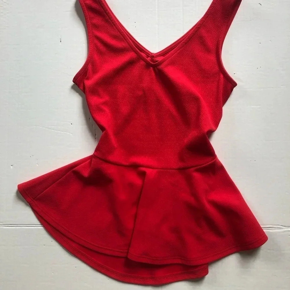 Design Lab Cutout Back  Top - Picture 2 of 8